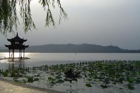Il West Lake di Hangzhou, uno dei laghi cinesi più visitati