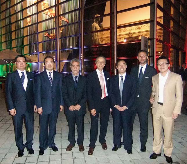 Il New Italian Center con le autorità di Shanghai Expo ed Enoteca Italiana