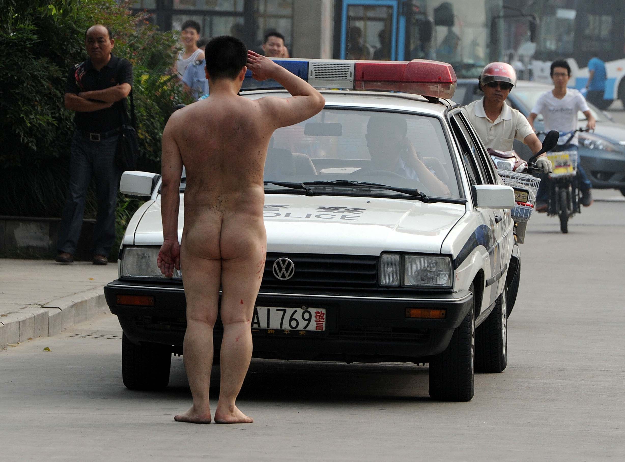 голые мужчины и авто фото 25