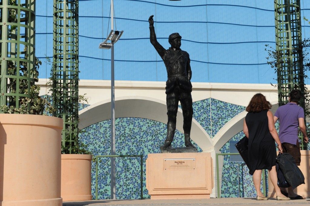 La statua di Mao Zedong a Montpellier