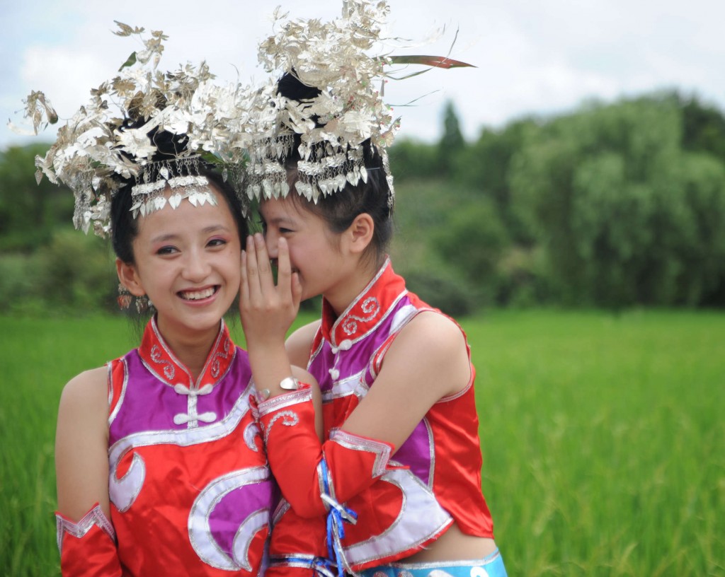 Ragazze di etnia Shui a Sandu, Guizhou