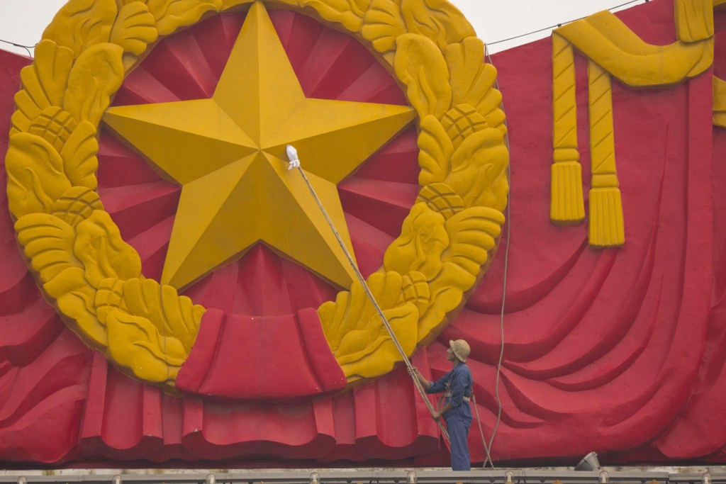 Lavori di pulizia in piazza Tian’anmen